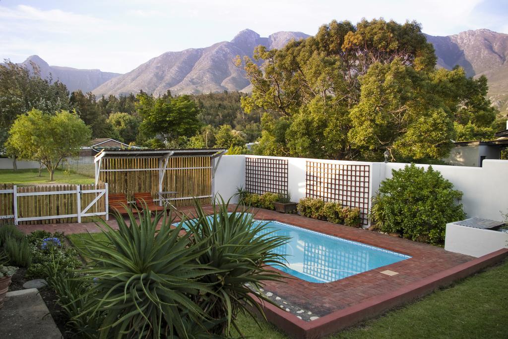 33 Berg Selfcatering Hotel สเวลเลนดาม ภายนอก รูปภาพ